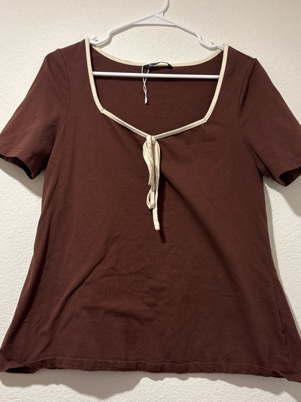 BloomChic Brown Short-Sleeve Square Neck Tie Top with Cream Trim